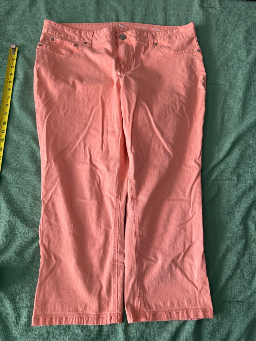 Coral Pink Straight-Leg Crop Pants